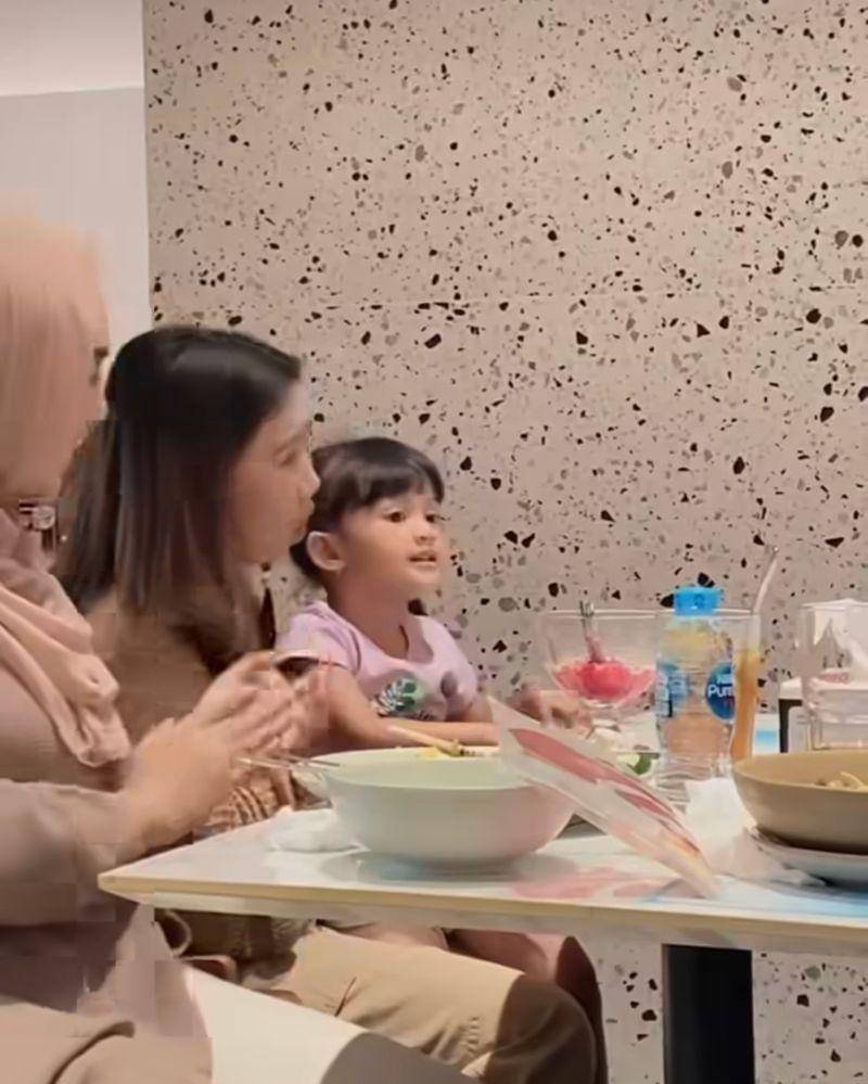 Instagram.com/kikysaputrii